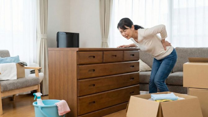 「＼腰痛注意⚠️／窓拭き・家具移動・粗大ゴミ出し…年末の「力仕事」だけ、ご近所の力持ちさんに頼みませんか？」のサムネイル